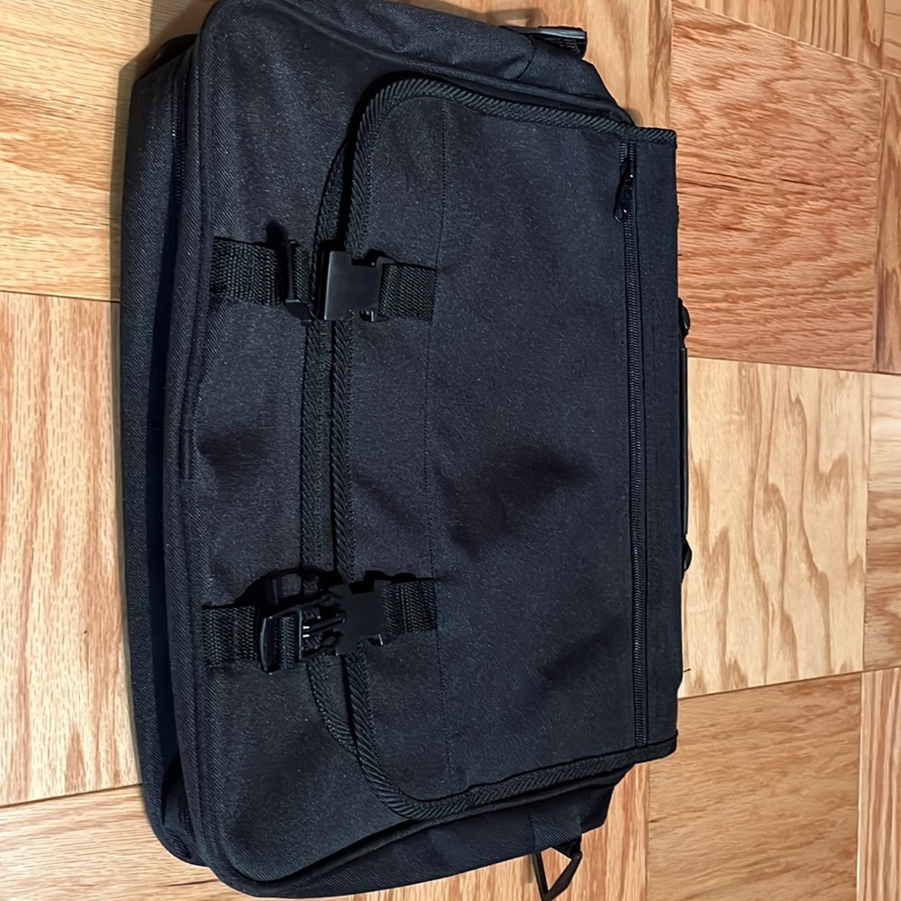 Computer travel bad with pockets